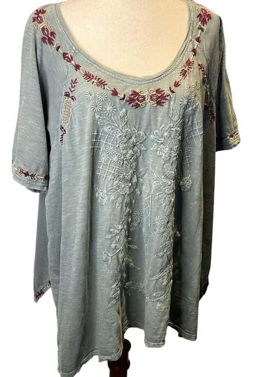 CAITE Tops - CAITE Embroidered Tunic Size X Large Blue Floral Boho Short Sleeve